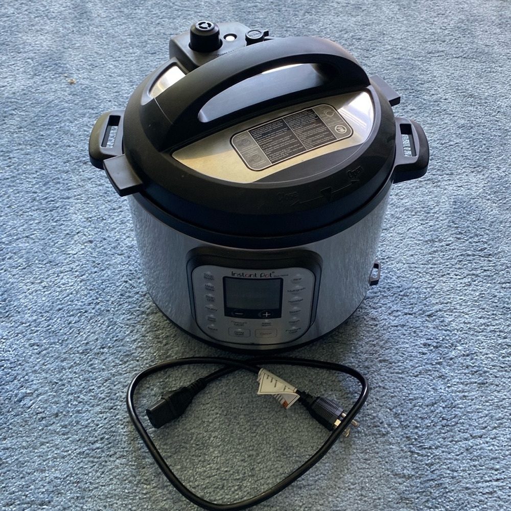 Instant Pot (No box, never been used)